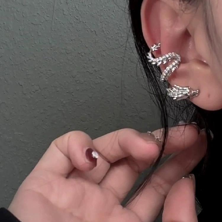 Cool Dragon Shape Ear Clip Dropshipman